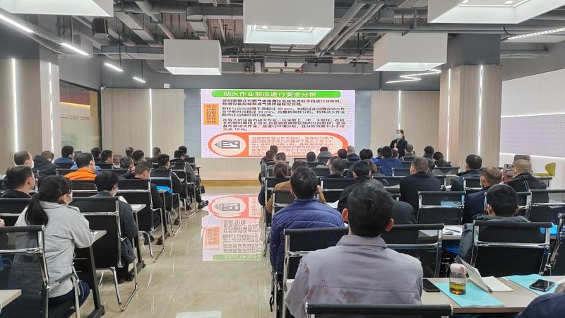 成人教育报班，收费标准背后的考量因素